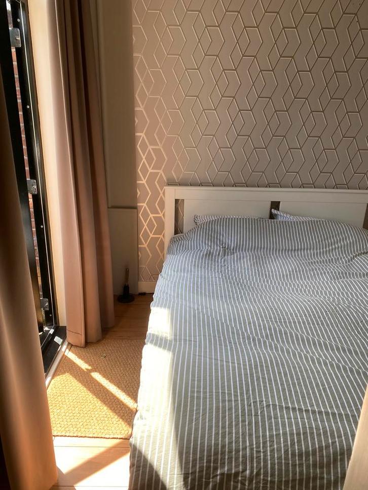 SONGESAND bedframe and mattress IKEA, Huis en Inrichting, Slaapkamer | Bedden, Zo goed als nieuw, Tweepersoons, 160 cm, 200 cm