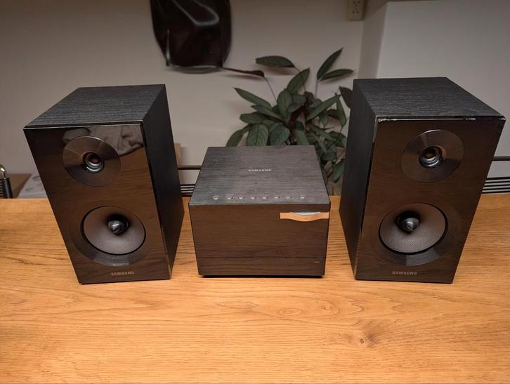 Samsung MM-E330D - 70watt - microsysteem, Audio, Tv en Foto, Stereo-sets, Gebruikt, Cd-speler, Tuner of Radio, Speakers, Overige merken