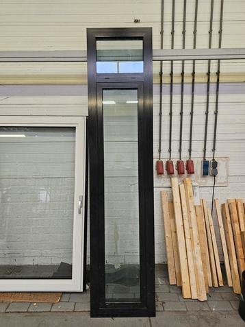  1x brandwerend aluminium kozijn zo goed als nieuw beschikbaar voor biedingen