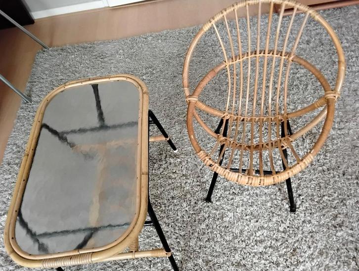 Vintage Rotan Setje - Stoel en Tafel, Huis en Inrichting, Stoelen, Gebruikt, Eén, Metaal, Riet of Rotan, Bruin, Ophalen