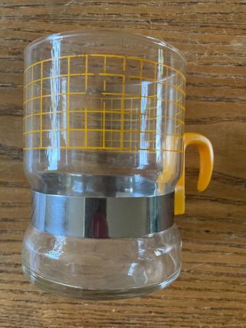 Vintage theeglas theebeker (stukje verf af) beschikbaar voor biedingen