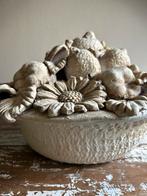 Decoratieve Betonnen Fruitschaal met Bloemen, Ophalen of Verzenden, Gebruikt, Beton, Overige typen