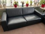 Twee stuks 2,5 zits banken met donker blauw leer, Huis en Inrichting, Banken | Bankstellen, Ophalen, Gebruikt, Driepersoons, Rechte bank