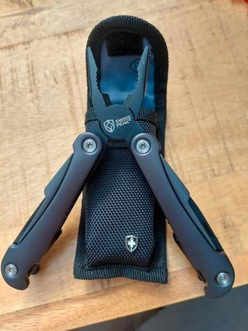SWISS PEAK multitool beschikbaar voor biedingen