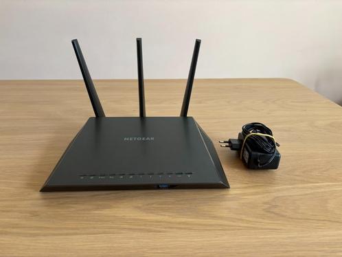Netgear Nighthawk R7000 met DD-WRT – stabiele en krachtige r, Computers en Software, Routers en Modems, Zo goed als nieuw, Router