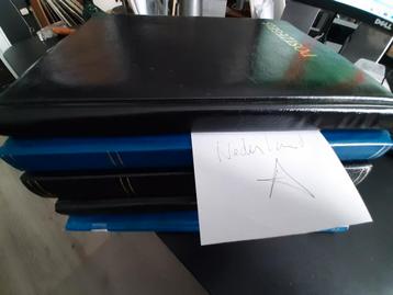 Doos A met 5 goedgevulde postzegelalbums nederland  beschikbaar voor biedingen