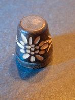 Houten vingerhoed, Ophalen of Verzenden, Zo goed als nieuw