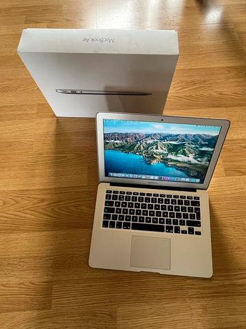 Macbook Air 13 inch 2015 met originele doos beschikbaar voor biedingen