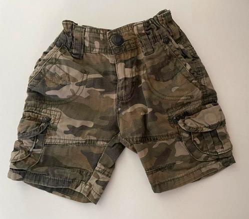 Camouflage short 98, Kinderen en Baby's, Kinderkleding | Maat 98, Zo goed als nieuw, Jongen, Broek, Ophalen of Verzenden