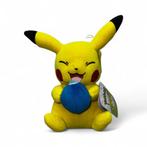 Pikachu pluche 20cm blauwe bal (Nieuw), Pokemon, Overige typen, Nieuw, Ophalen of Verzenden
