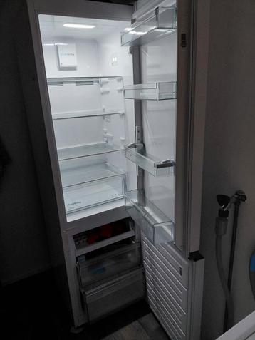 Sharp Koelkast - Halfjaar Oud - voor 9 november  beschikbaar voor biedingen