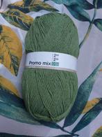 Grote promo mix bol wol, groen, Hobby en Vrije tijd, Breien en Haken, Ophalen of Verzenden, Nieuw, Breien of Haken, Wol of Garen