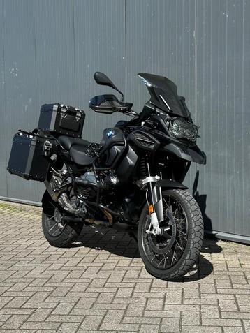 BMW GS1250 Adventure Triple Black / Akra / Koffers / 1 eig beschikbaar voor biedingen