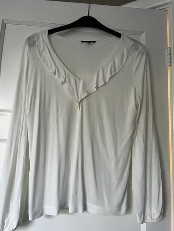 Als nieuw witte creme blouse top lange mouw/ruches v hals M beschikbaar voor biedingen