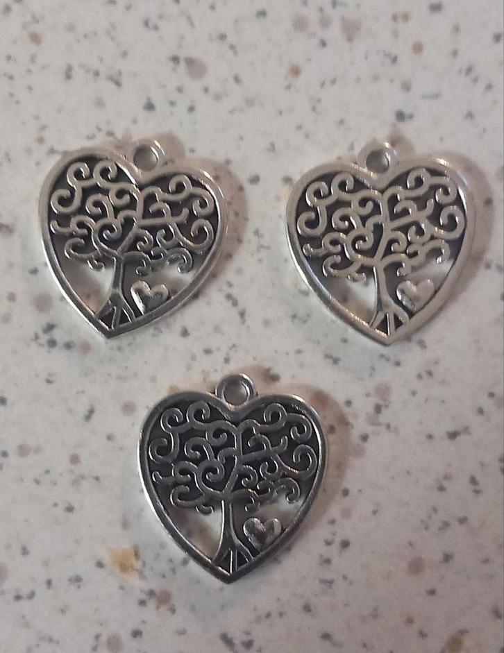 Metalen levensboom hart bedel "nieuw", Hobby en Vrije tijd, Kralen en Sieraden maken, Nieuw, Bedel, Ophalen of Verzenden