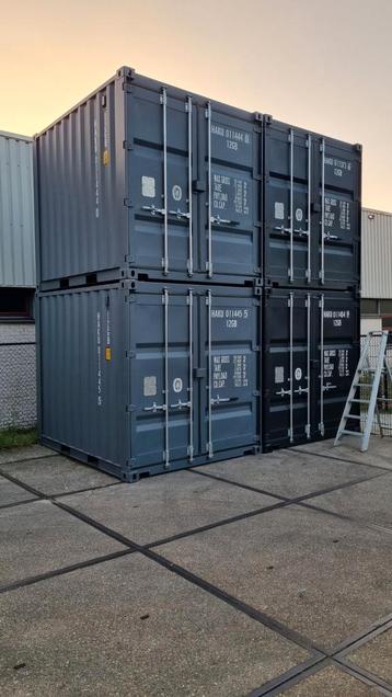 8ft en 10ft containers grijs  beschikbaar voor biedingen