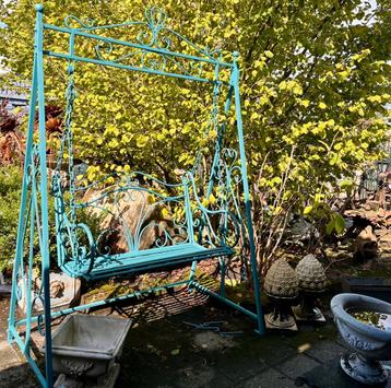 * Schommelbank ijzeren Tuinbank Rocking bench Brocante Bank beschikbaar voor biedingen