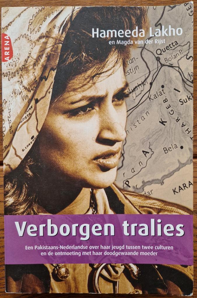 Boek Verborgen tralies van Hameeda Lakho en Magda vd Rijst, Boeken, Romans, Gelezen, Ophalen of Verzenden