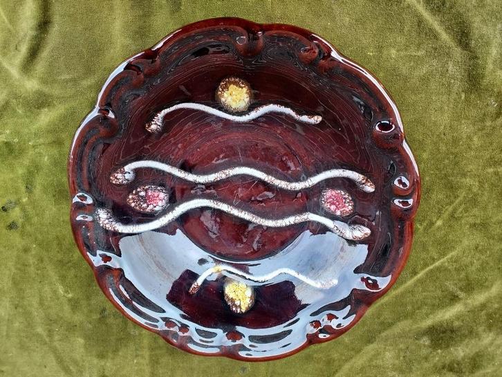 Vintage roodbruin aardewerk schaal., Antiek en Kunst, Antiek | Keramiek en Aardewerk, Verzenden