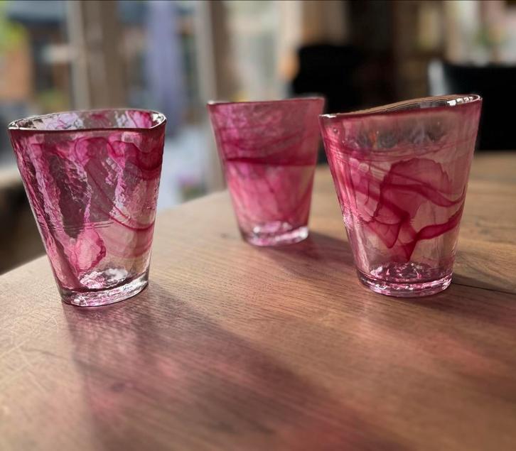 2x Kosta Boda Mine Vaas - Ulrica Hydman Vallien nieuw, Antiek en Kunst, Antiek | Glas en Kristal, Ophalen of Verzenden