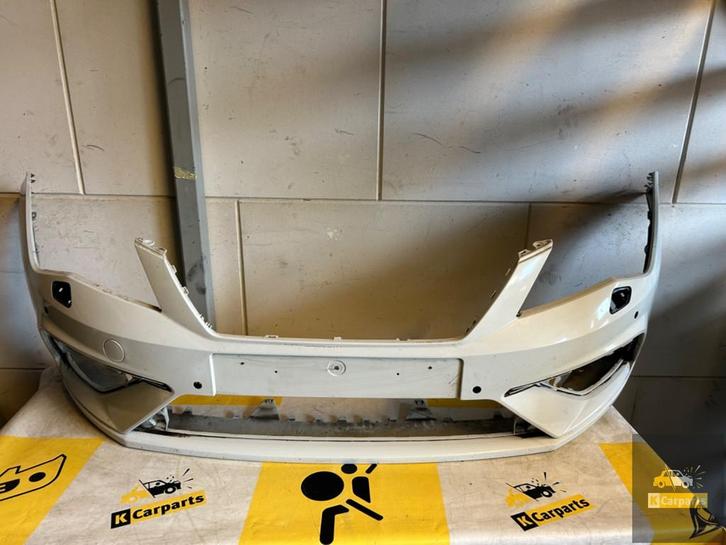 Seat Leon Facelift III 3 Voorbumper 5F0807221AB KLS PDC, Auto-onderdelen, Carrosserie en Plaatwerk, Bumper, Seat, Voor, Gebruikt