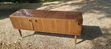 Vintage kast dressor vinylmeubel  beschikbaar voor biedingen