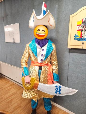 22 Piratenpakken te koop! Incl pruik en attributen beschikbaar voor biedingen