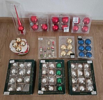 Kerstballen piek glas met reistas  beschikbaar voor biedingen