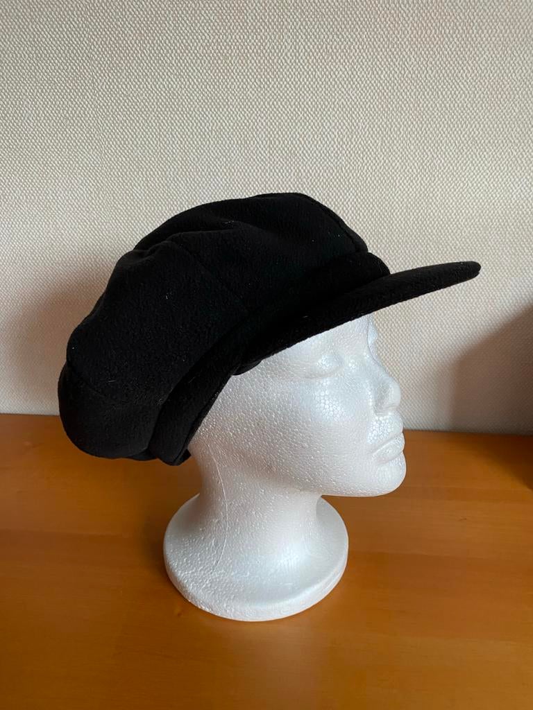 Stijlvolle zwarte Hatland pet, Ophalen of Verzenden, Zo goed als nieuw, One size fits all, Pet