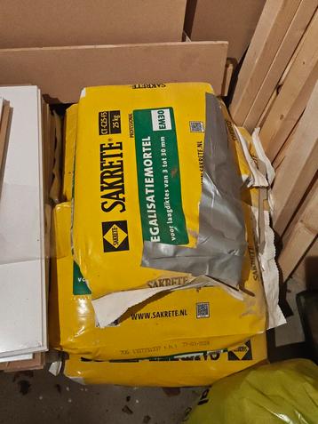7 Zakken Sakrete Egalisatiemortel EM30 beschikbaar voor biedingen