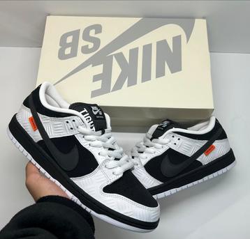 Nike SB Dunk Low TIGHTBOOTH maat 42,5 beschikbaar voor biedingen