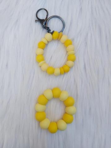 Baby-Mama geschenkset bijtring + sleutelhanger geel beschikbaar voor biedingen