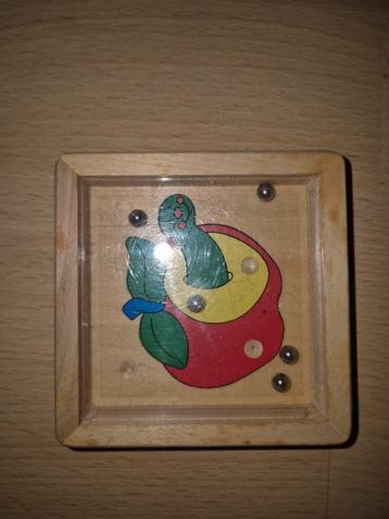 Houten doolhof spelletje beschikbaar voor biedingen
