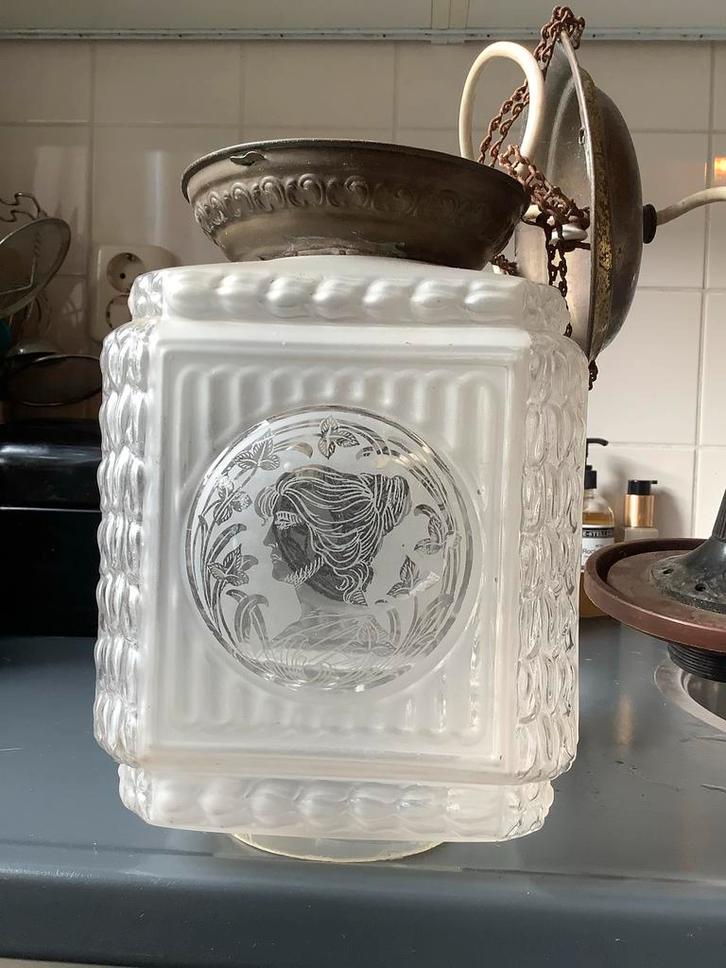 Art Deco Hanglamp met Vrouw Afbeelding, Huis en Inrichting, Lampen | Hanglampen, Gebruikt, Minder dan 50 cm, Glas, Ophalen of Verzenden