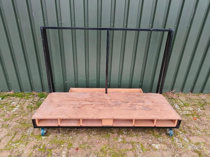 Meerdere transport karren t.b.v. podiumdelen, Muziek en Instrumenten, Theaterbelichting, Ophalen