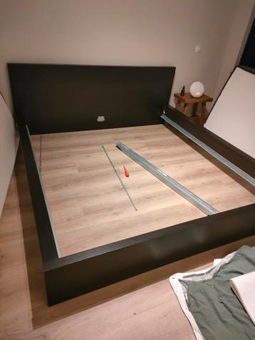Bed ombouw Malm Ikea 180x200 zwart bruin - afbeelding 1