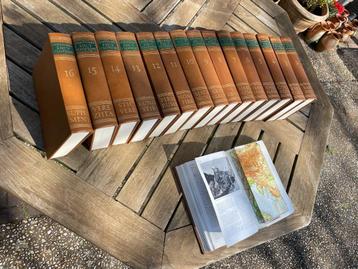 Oosthoek encyclopedieën zesde druk 1968-1973 beschikbaar voor biedingen