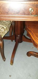 Klassiek noten eetkamer tafel, Ophalen