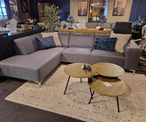 Hoekbank ATOL – showroommodel in de kleur Utah 22a Purple, Huis en Inrichting, Banken | Complete zithoeken, Nieuw, Stof, Overige materialen