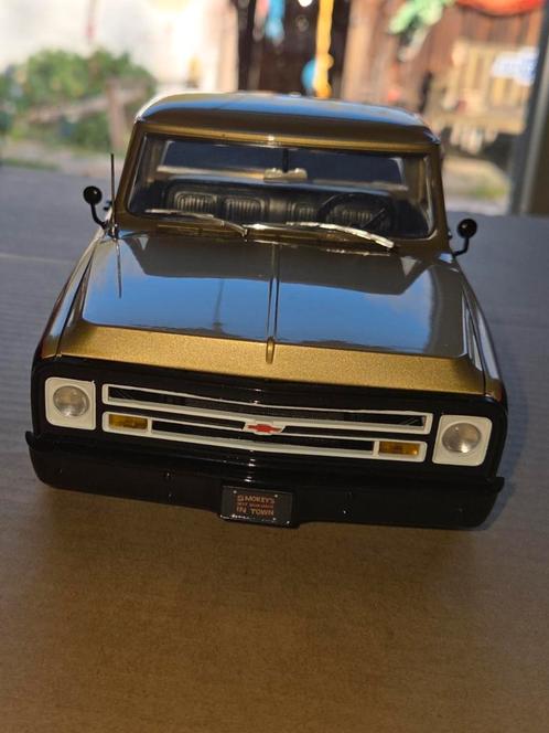 1967 Chevy C-10 Shop Pickup Truck 'Smokey Yunick NU€130EX, Hobby en Vrije tijd, Modelauto's | 1:18, Zo goed als nieuw, Auto, Overige merken