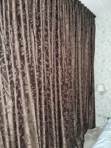 Mooie donkerbruine satijnen jacquard gordijnen beschikbaar voor biedingen