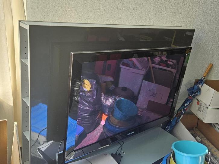 Samsung TV met tv-meubel – snel af te halen in Tilburg, Audio, Tv en Foto, Televisies, Gebruikt, LED, 100 cm of meer, Full HD (1080p)