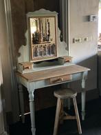 Schattig houten bureau/kaptafel, Ophalen