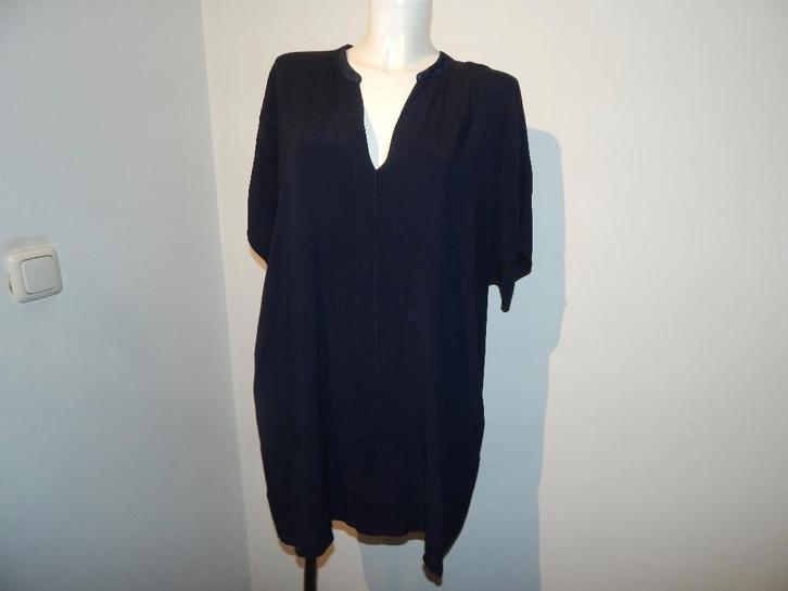 Vince diep donker blauw tuniek fijn luchtig v hals maat L, Kleding | Dames, Blouses en Tunieken, Gedragen, Maat 42/44 (L), Blauw