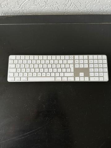 Apple Magic Keyboard met numeriek en Touch ID  beschikbaar voor biedingen