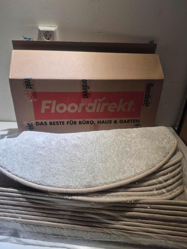 Trapmatten nieuw!, Huis en Inrichting, Stoffering | Vloerbedekking, Nieuw, Tapijt, Crème, 10 tot 25 m², Ophalen