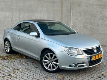 Grijze Volkswagen Eos 2.0 16V Cabriolet 150PK/NieuweAPK/AC! beschikbaar voor biedingen