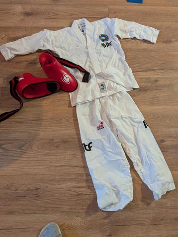 Tae kwondo pak beschikbaar voor biedingen