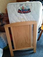 Babyledikant met zo goed als nieuw matras, Ophalen, Zo goed als nieuw, Ledikant