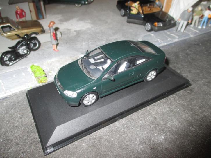 1/43 Opel Astra G Bertone Coupé - Minichamps donker-groen, Hobby en Vrije tijd, Modelauto's | 1:43, Zo goed als nieuw, Auto, MiniChamps
